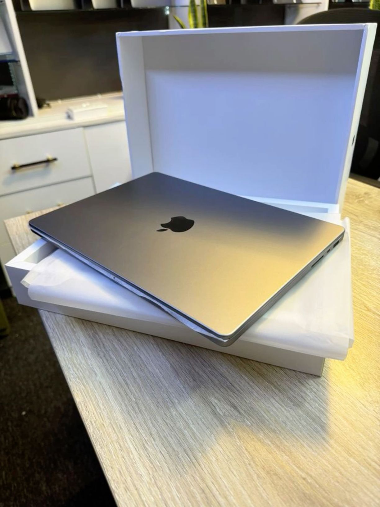 Macbook Pro, Tela 16, Core I7, 16gb, 512gb, 4gb Vídeo