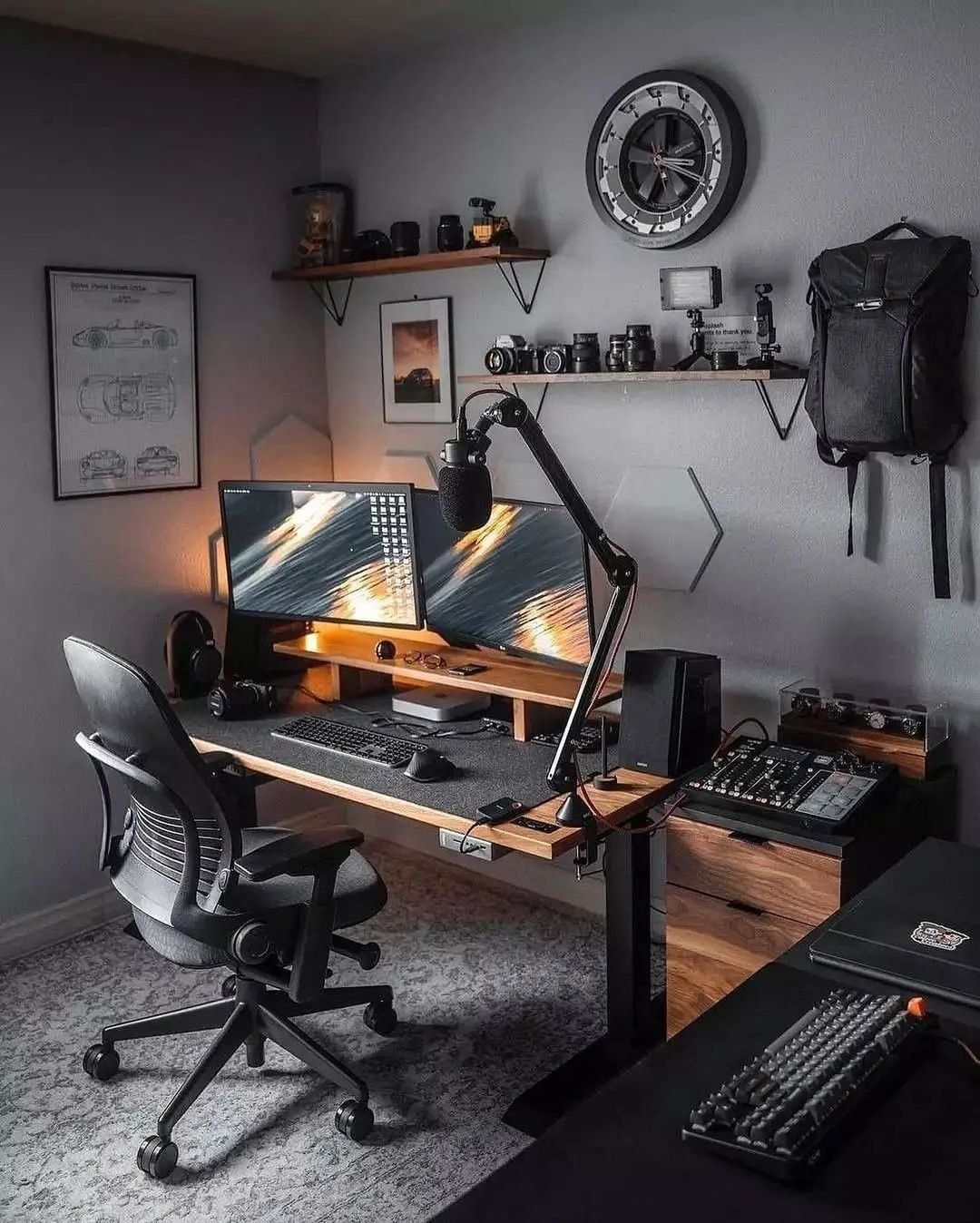 30 Aesthetic Desk Setups for Creative Workspace