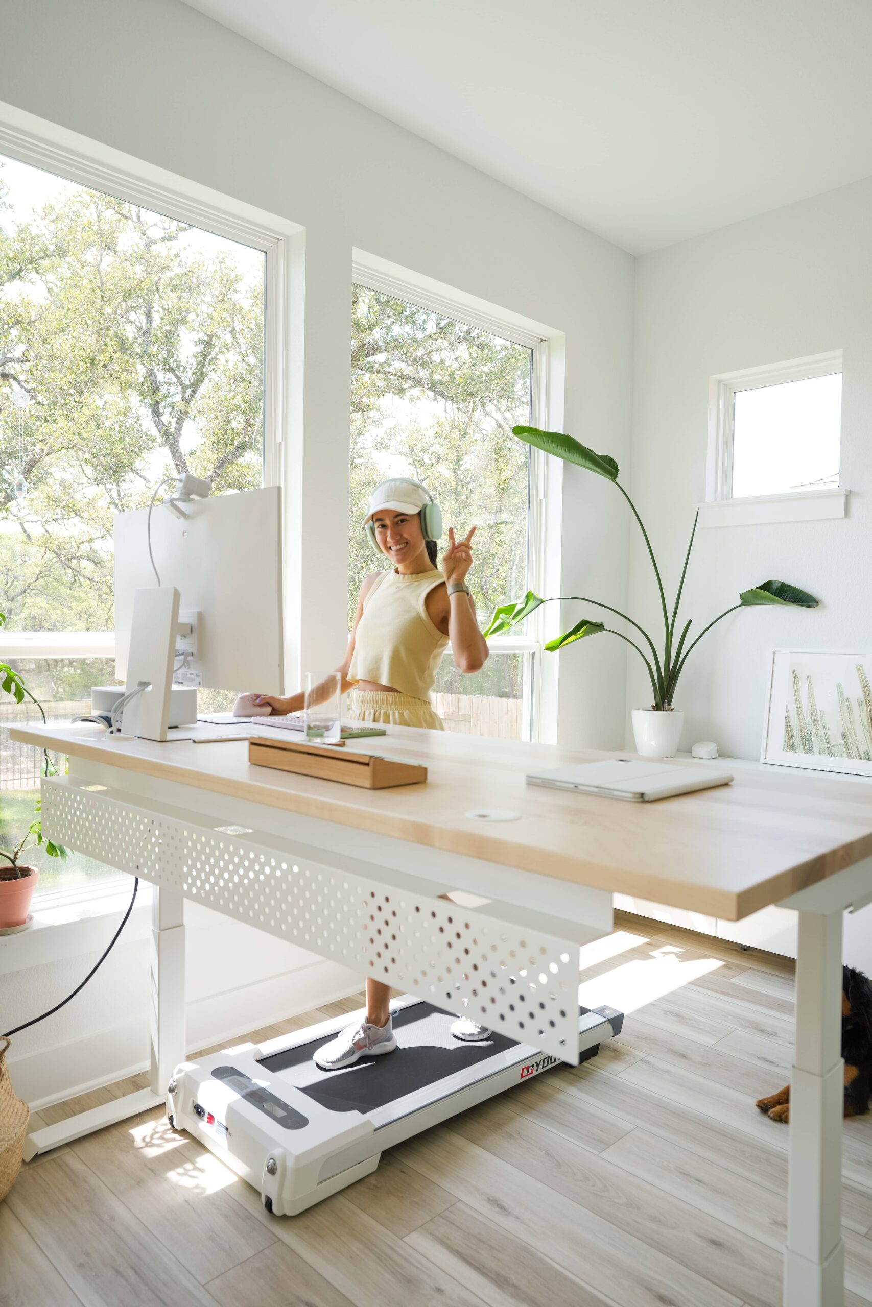 :sparkles: New Desk Setup | Standing Desk, Walking Pad, Cable Management